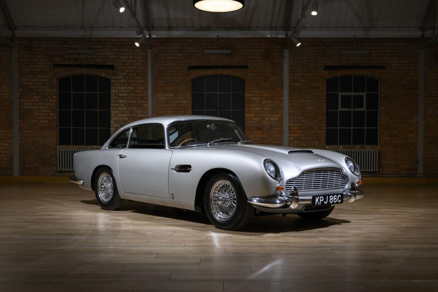 Aston Martin Works completes restoration of one family’s dream DB5 – 50